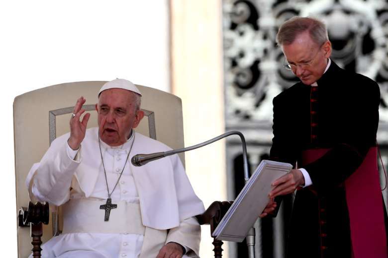 Lee Symposium uophørlige Shame on those who take advantage of elderly, sick, pope says - UCA News